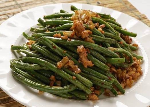 31. String Bean with Spicy Minced Pork 乾煸四季豆